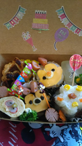 お誕生日おめでとう！チップ＆デールとお祝い