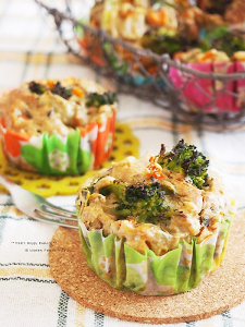 塩昆布入り☆野菜を食べる和風カップケーキ