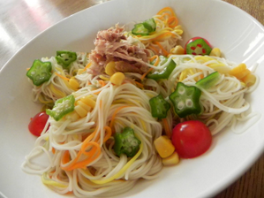 簡単アレンジ★野菜たっぷりカレーそうめん